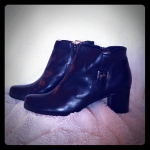 Villager by Liz Claiborne Northern Black Bootie 12
